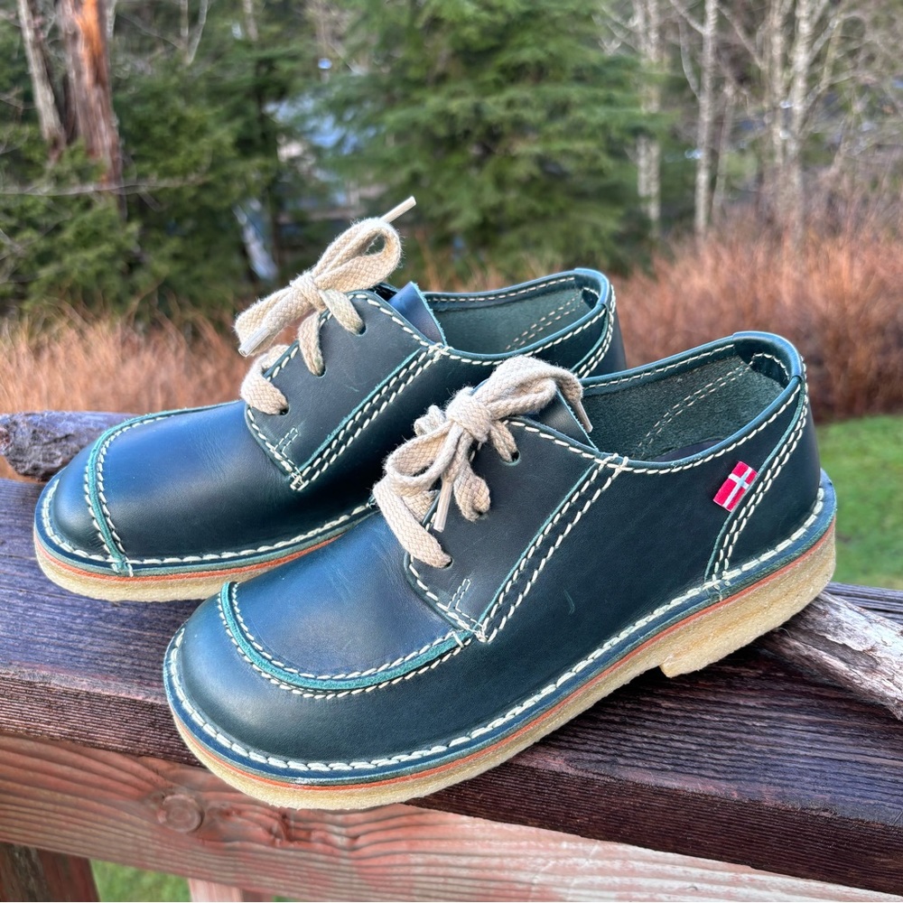 Duckfeet lace-up shoe like new!! Only tried on! EU 38, converts to size 8ish US